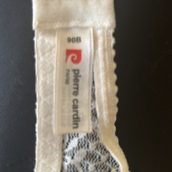 Bras - Picture 6 of 9